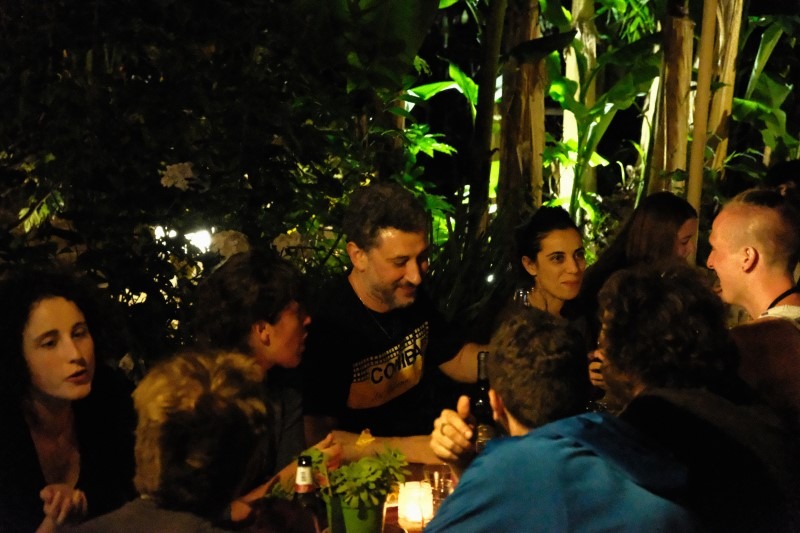 WIKI HOSTEL WINERY BAR night social pub